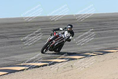 media/Oct-13-2025-Moto Forza (Mon) [[a66d839500]]/4-C Group/Session 2 (Bowl)/